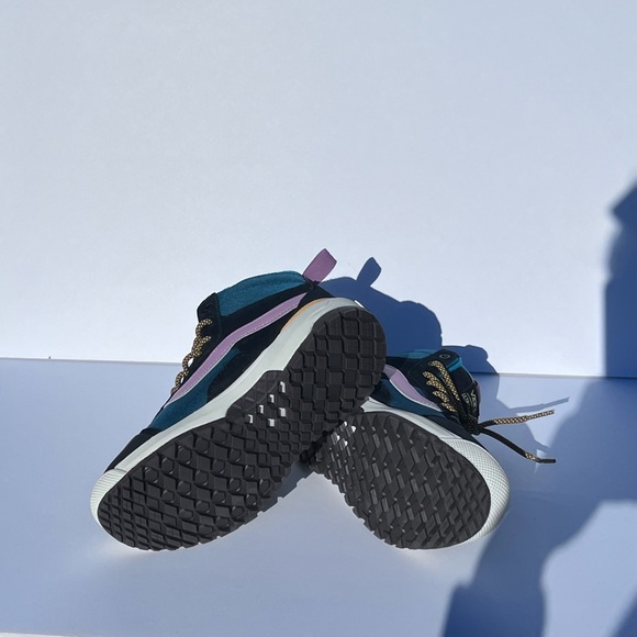 Vans Ultrarange Tennis Shoes - Picture 12 of 13